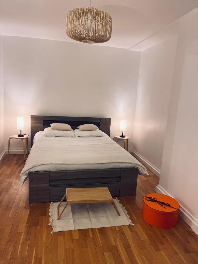 Chic Apartment On The Famous Shopping Rue Du Faubourg Saint-Honore Street Paris Exterior foto